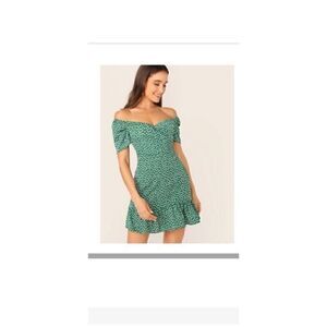Shein Green Patrick’s Cold Off Shoulder Sweetheart Neck Floral Print Ruffle Hem